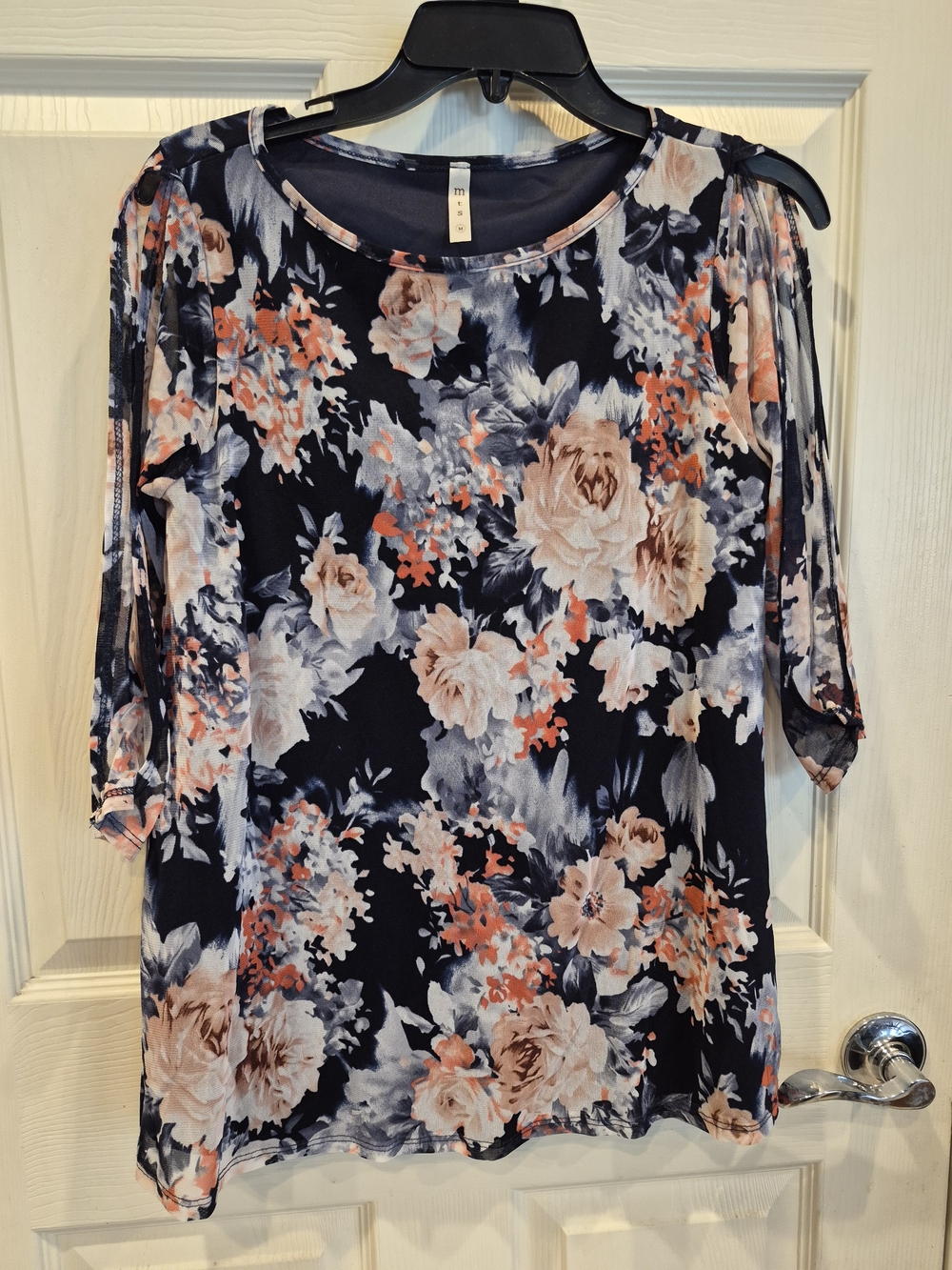 5/25 mts Navy Floral Cold-Shoulder Top with Peach Accents